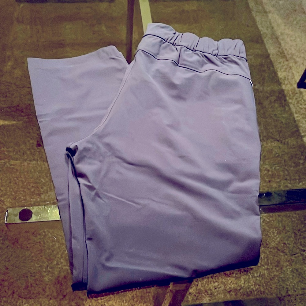 Vuori Miles Ankle Pants in Ink (Navy) Size Medium